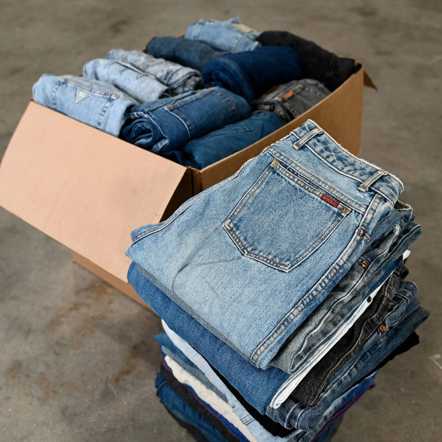 Wholesale 80s/90s High Waisted Jeans