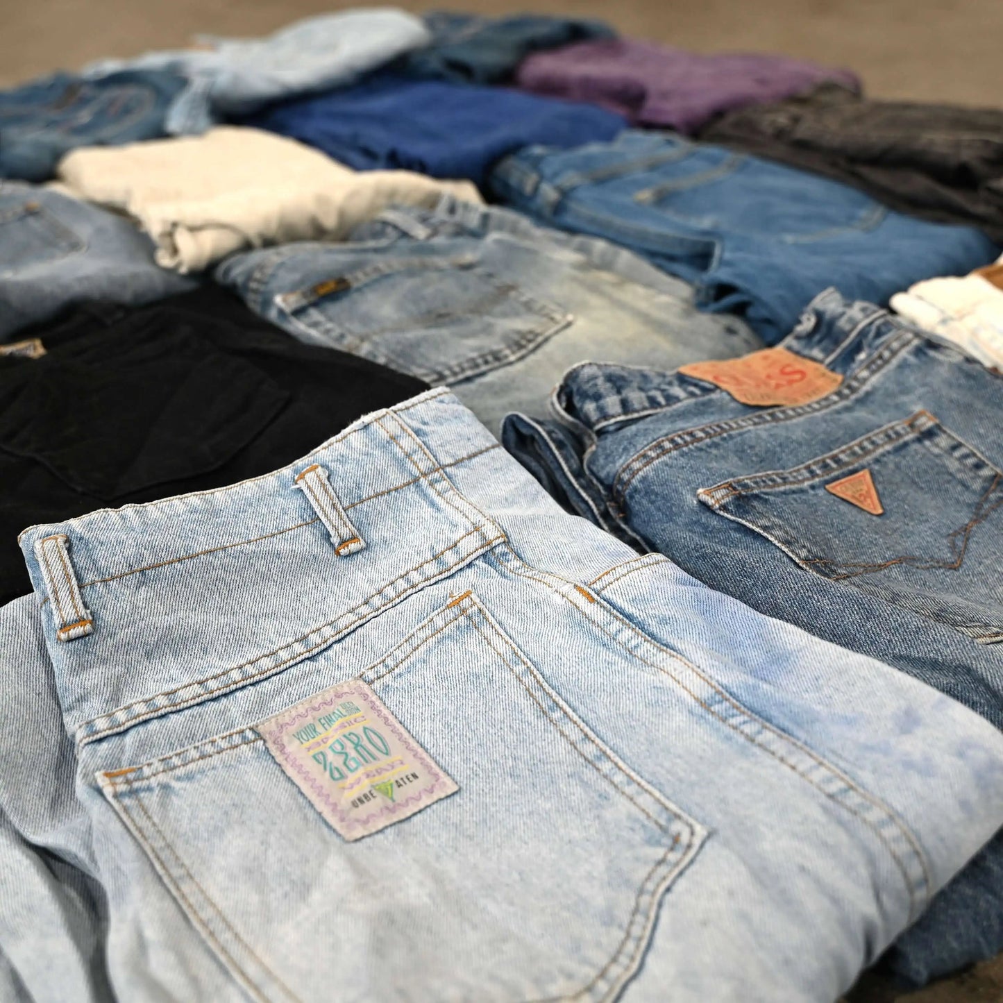 Wholesale 80s/90s High Waisted Jeans