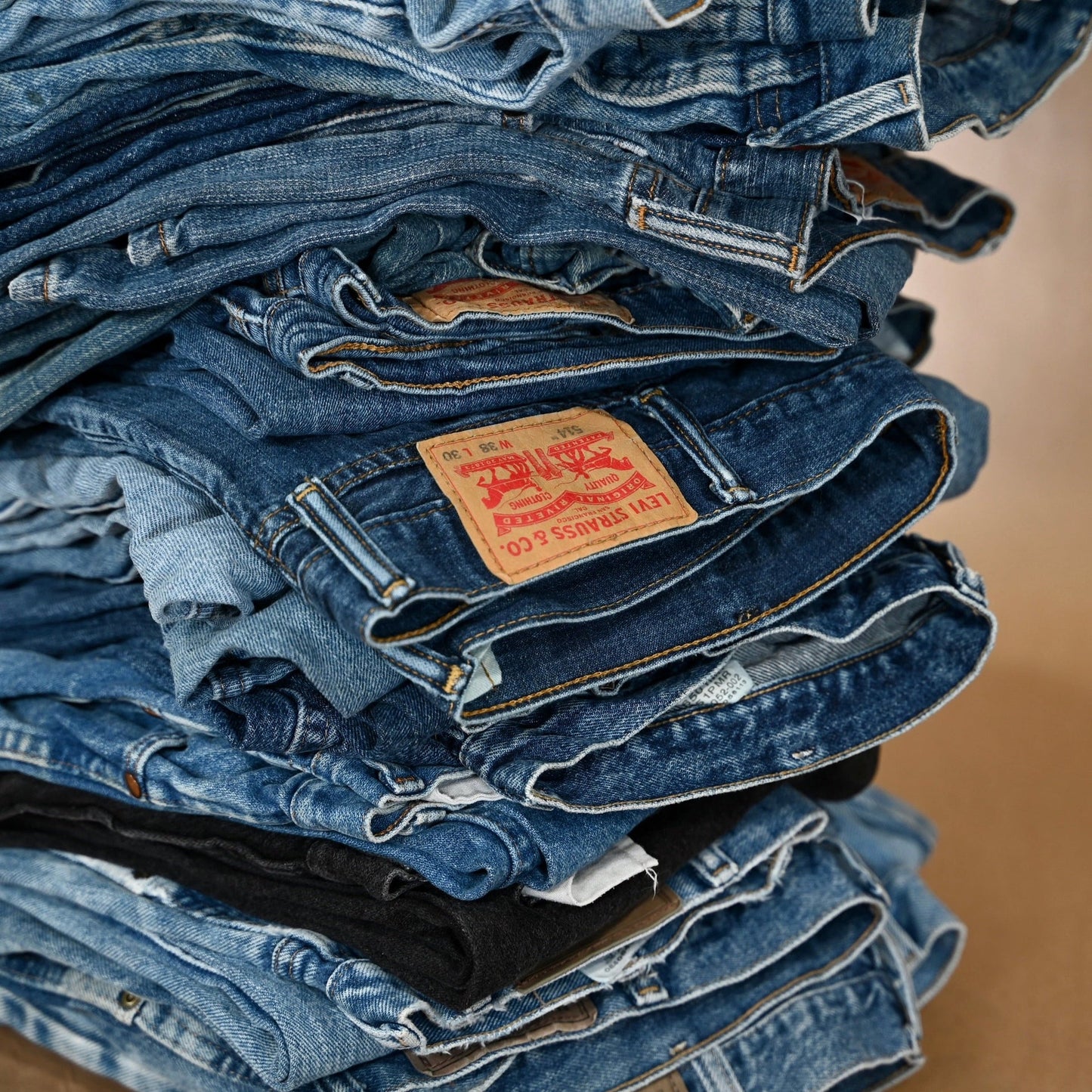Wholesale Mens Levis Jeans B/C Grade Mix by LB