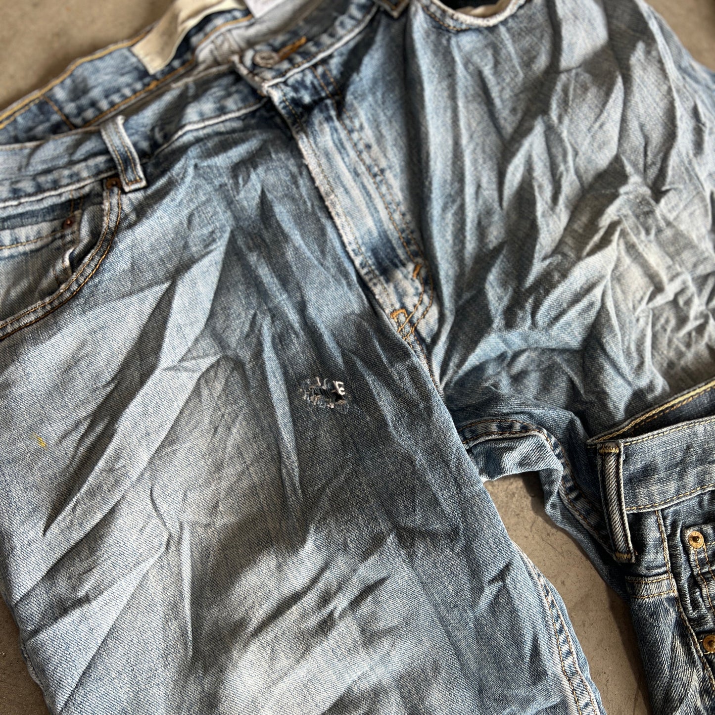 B/C Grade Levis Jeans Bale